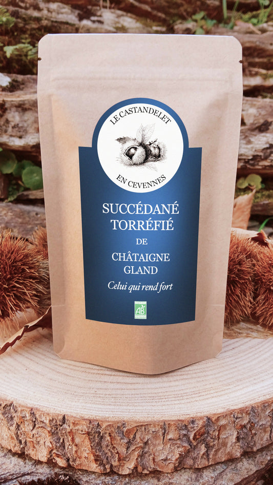 Notre substitut de café instantané bio à base de châtaigne torréfiée et de gland de chêne vert torréfié rend fort.